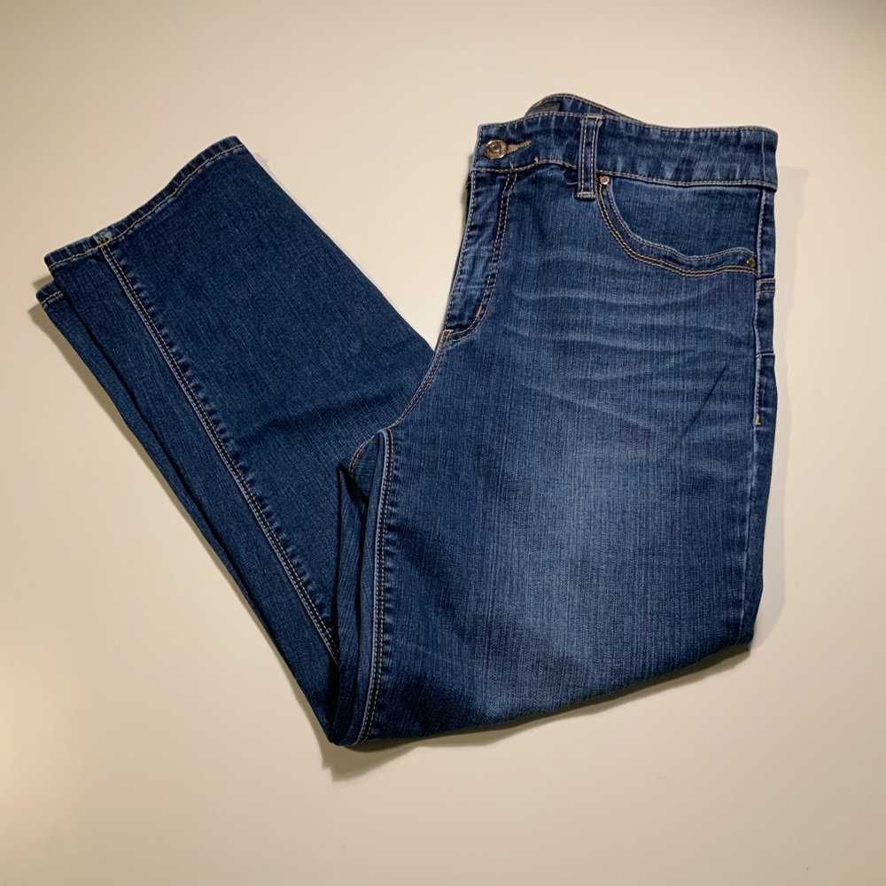 Chico’s So Lifting Crop Jeans - Size .5/US6 - Like New